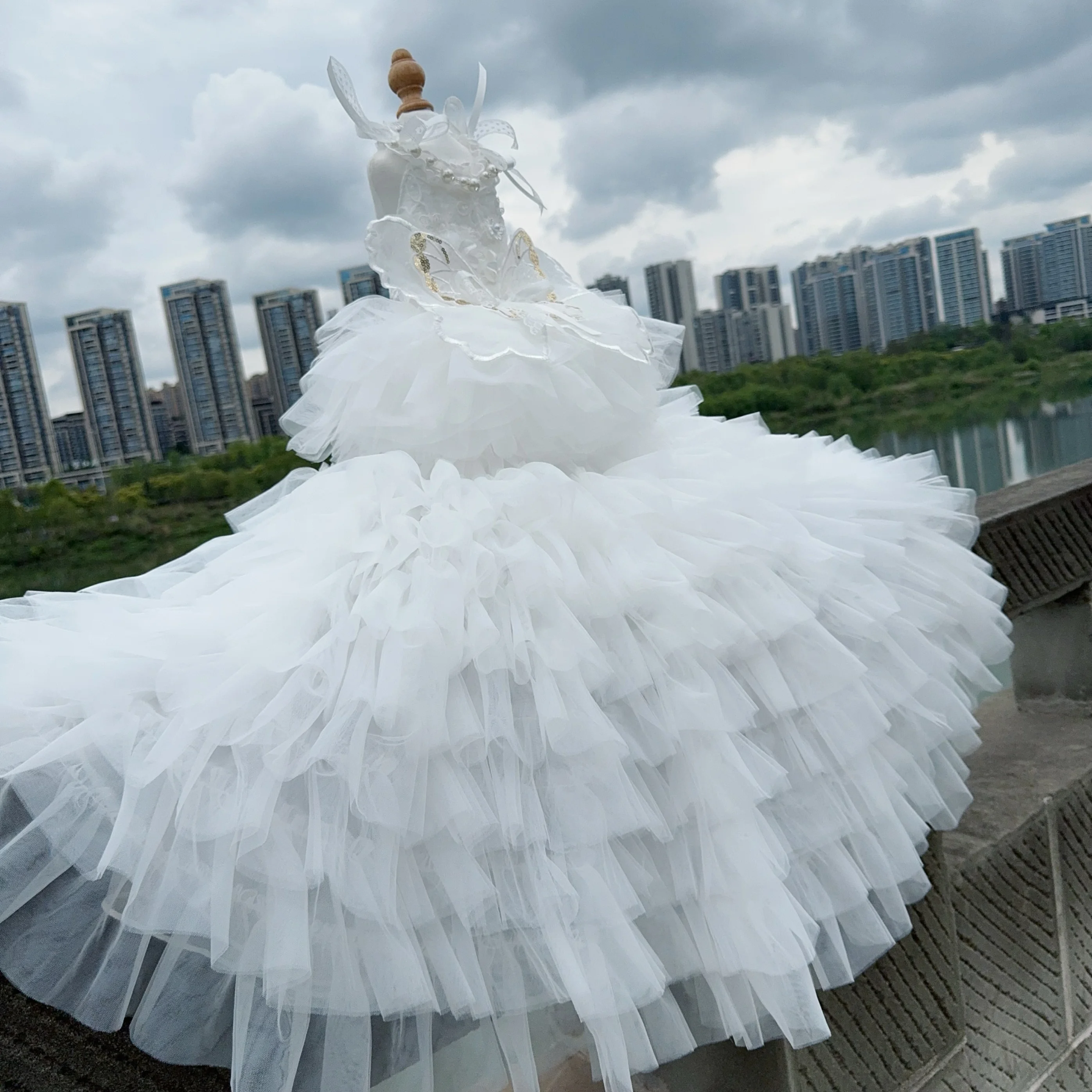 

Luxury Pure White Lace Long Tail Princess Dress For Small Medium Dog Fashion Handade Pet Dog Clothes Puppy Dog Photography skirt