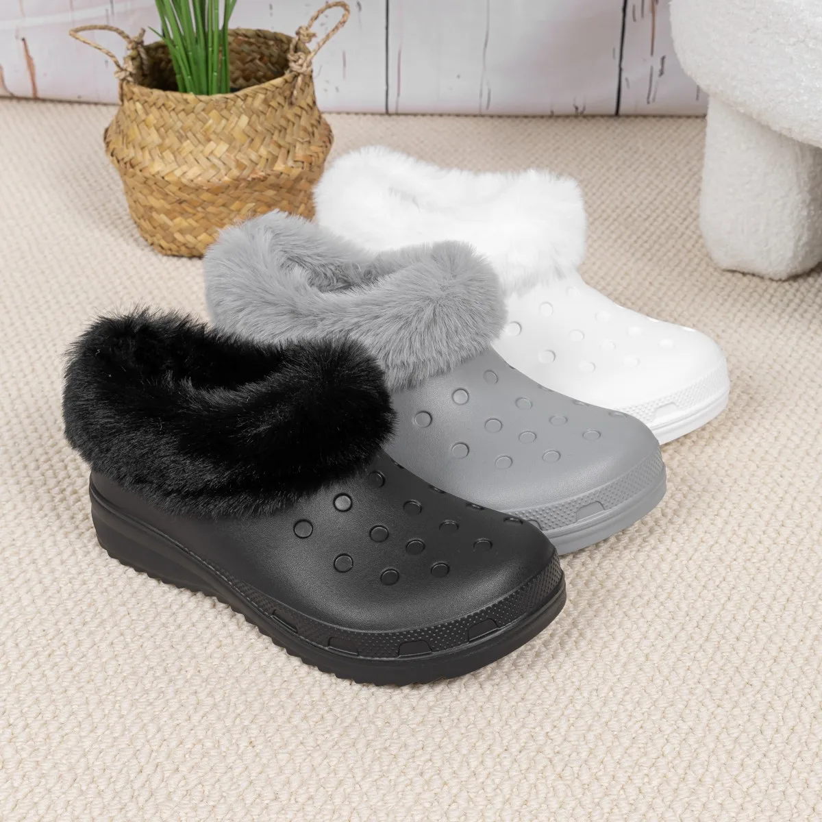 

Winter Warm Cotton Slippers For Women Casual Style Short Plush Lining Round Toe Non-Tied Opening Thickened Plush Cotton Slipper