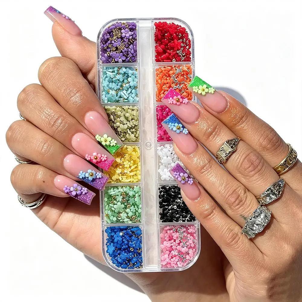 12 Gitter 3D Acryl-Blumen-Nagelcharms mit Gold-Silber-Kaviarperlen Nagelkunst-Dekorationen DIY Frühlingsblüten-Maniküre-Zubehör
