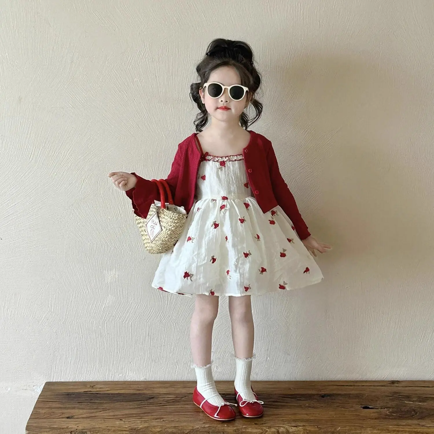 

Korean Girls Set 2025 Spring New Red Thin Knitted Cardigan for Baby Girls Floral Suspender Fluffy Princess Dress