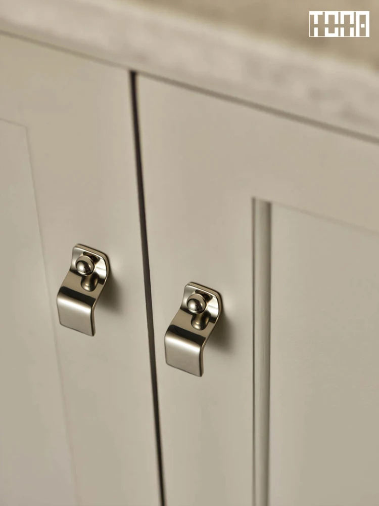 Modern Solid Brass High-end Furniture Handle Nordic Minimalist Style Drawer Handle Glossy Silver Kitchen Handle