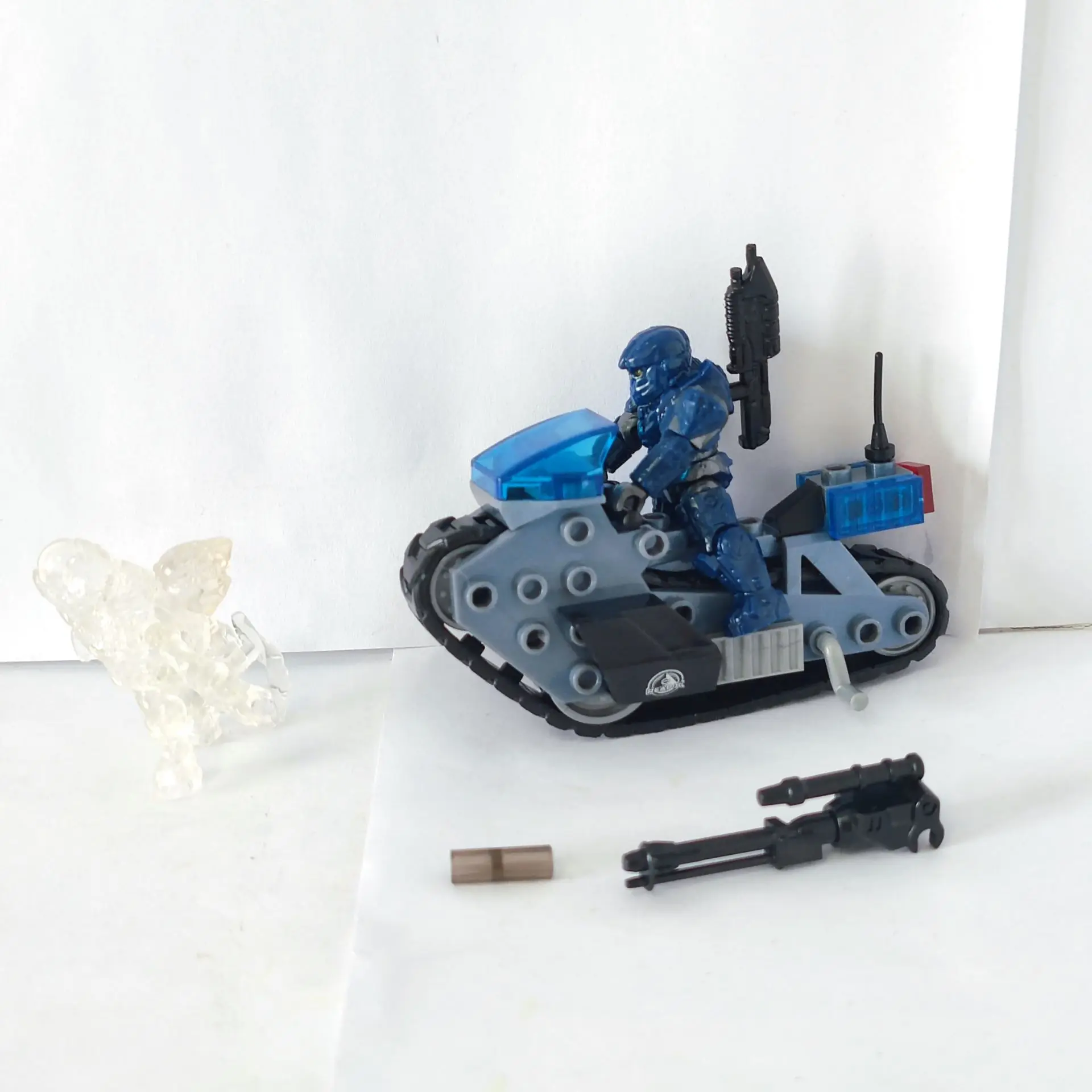 Mega Construx Niedokończony rower oblejowy UNSC z niebieską figurką Spartan i Grunt Loose Mini Action Figure Toy