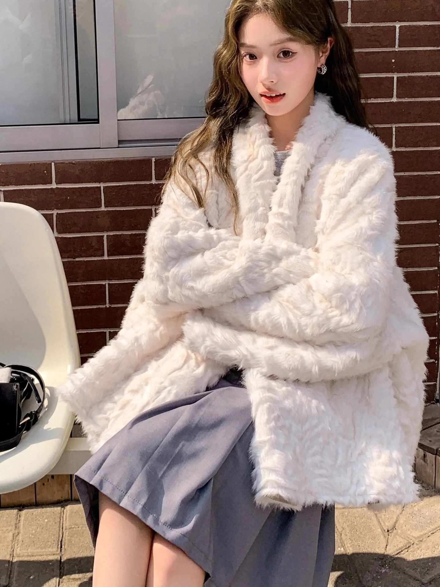 معطف فرو صناعي معاطف طويلة للمرأة الحديثة قصيرة نادي فتاة الحد الأدنى الطبيعة منقوشة جودة الراقية مضلع عادية Jaqueta ضئيلة