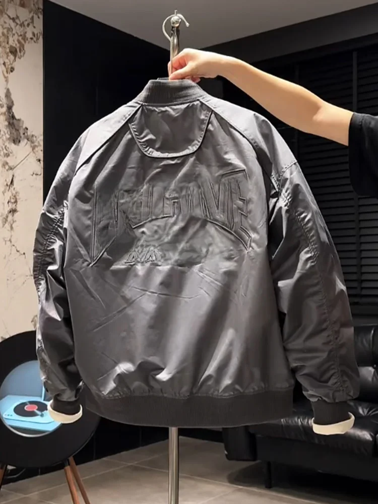 

Heavy Embroidery Baseball Collar Jaet for Young Men Loose Pilot Design Winter Faion Casual Sle Long Sve Zipper Closure