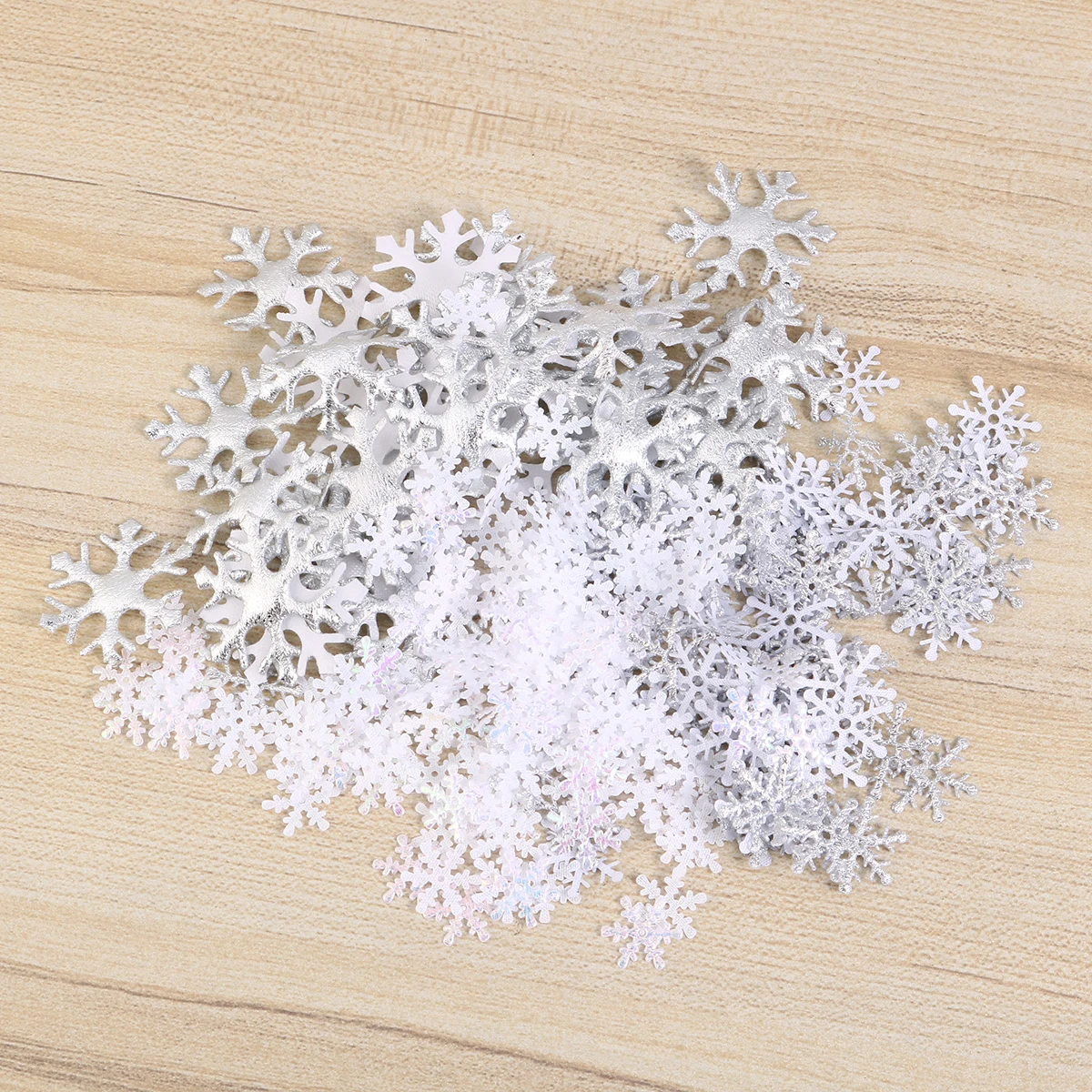 

600pcs Snowflake Confetti Christmas Party Decor Plastic Snowflakes For Balloons Handmade Scrapbook Cards Table Centerpieces 2Cm