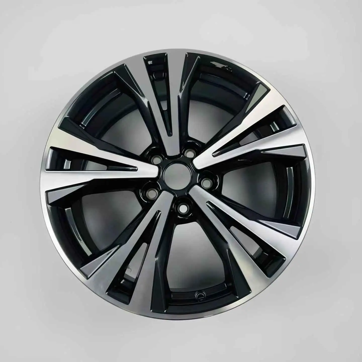 

Suitable for Qijun 18-inch original replacement matching aluminum alloy wheel steel ring gestational age
