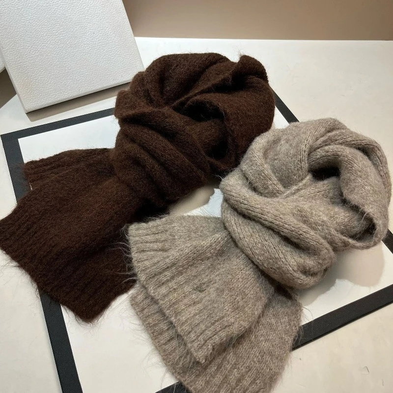 The preferred gift is the Korean version camel fur scarf for women's winter warmth, softness, fashion, wool knitted scarf