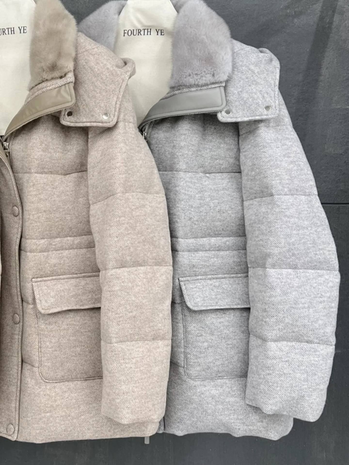 2025 الشتاء الشباب نمط فرو المنك طوق الأبيض أوزة أسفل سترة المرأة المتوسطة وطويلة الدافئة مقنعين معطف الفرو