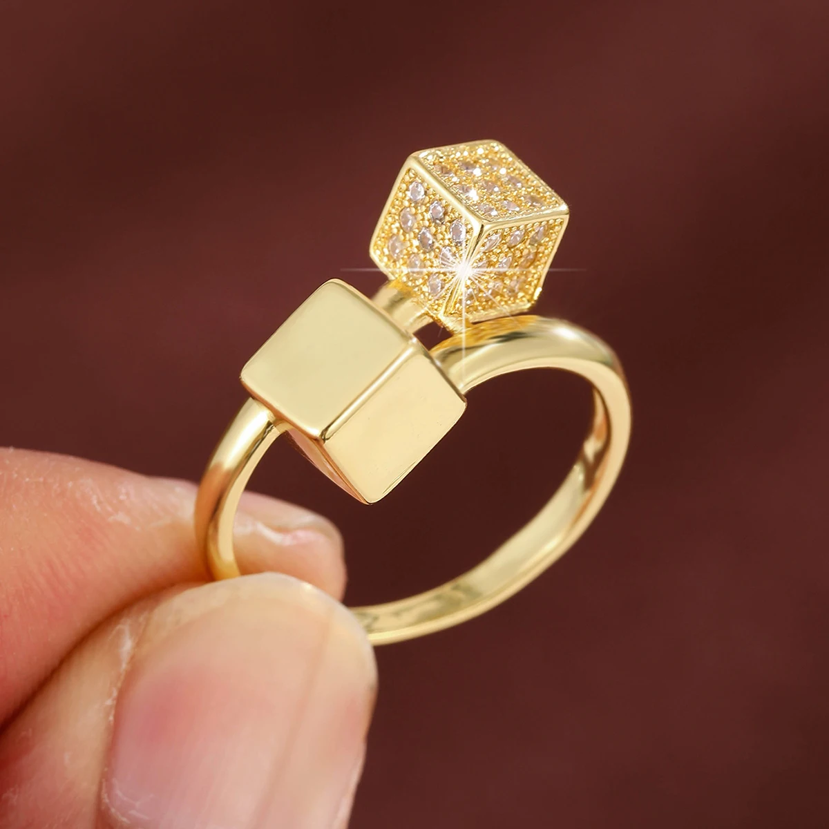 خاتم بتصميم هندسي مربع عصري من الزركونيا الاصطناعية خاتم نحاسي نسائي للحفلات اليومية
