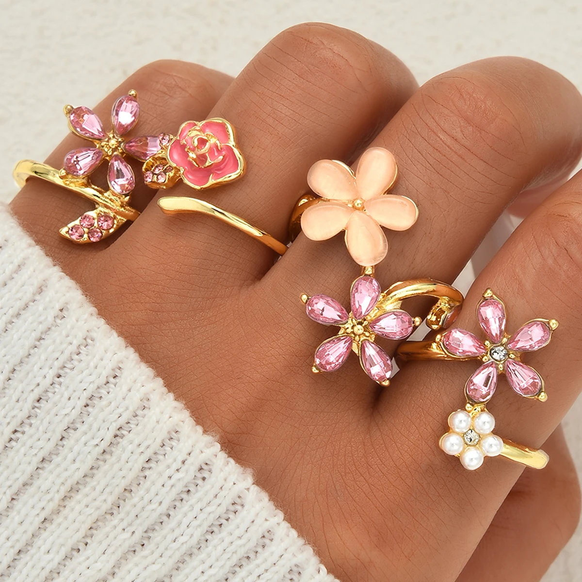 4pcs Lovely Pink Rose Flower Adjustable Ring Set Fashion Faux Pearl Diamond Decor Five-Petal Floral Rings For Women Jewelry Gift