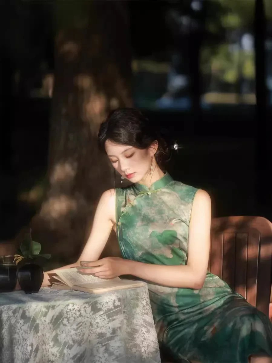 

Лето 2023, новое жаккардовое платье без рукавов с принтом, Cheongsam средней длины, зеленое женское платье Cheongsam Qipao с разрезом лотоса