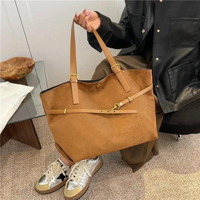 

Luxury Functional Designer Diaper Bag For Women Fashionable Large Capacity Tote Elegant Leather Crossbody Handbag Practical