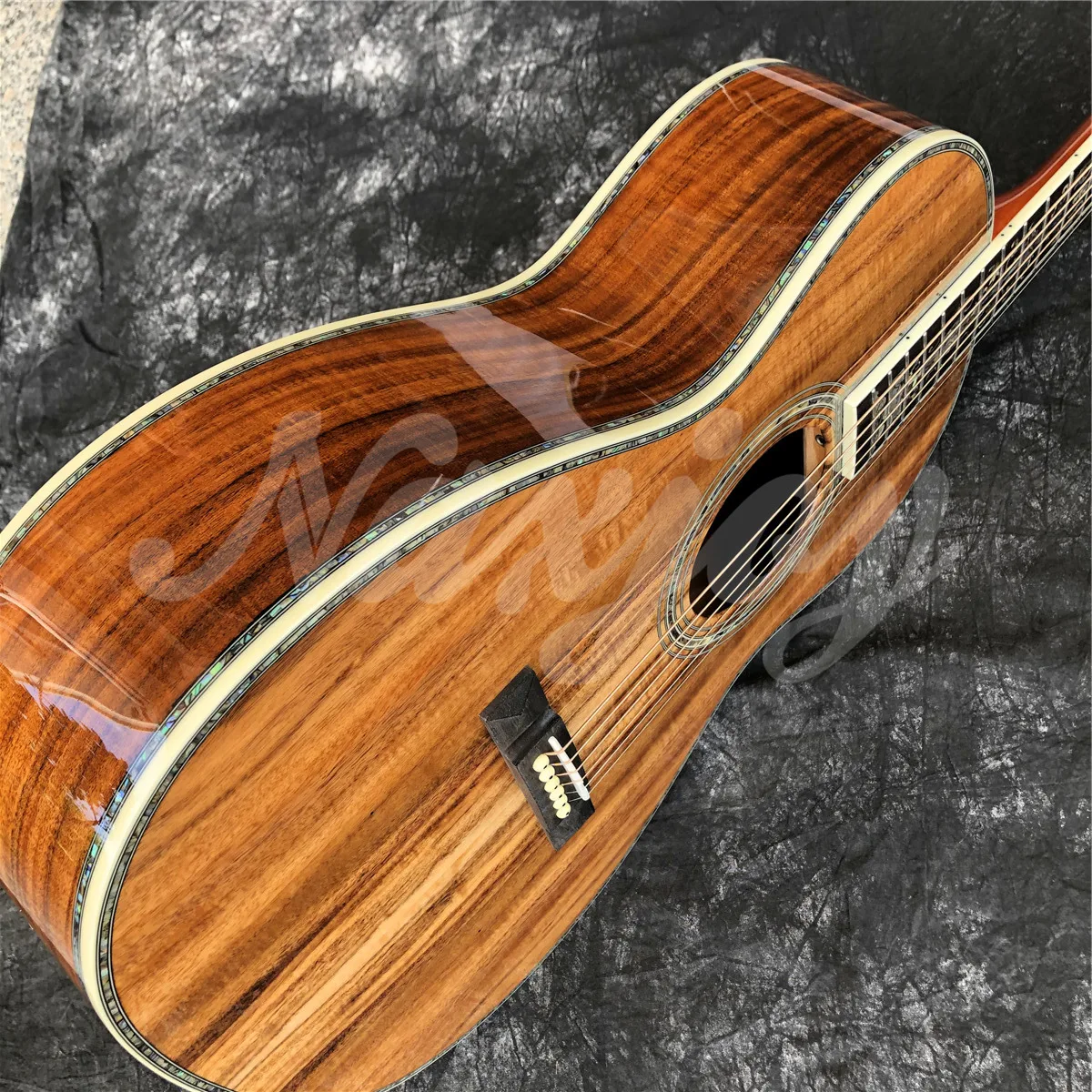 Ganz aus massivem Holz, 39-Zoll-OOO-Typ, KOA-Akustikgitarre, Abalone-Inlays, Griffbrett aus Ebenholz