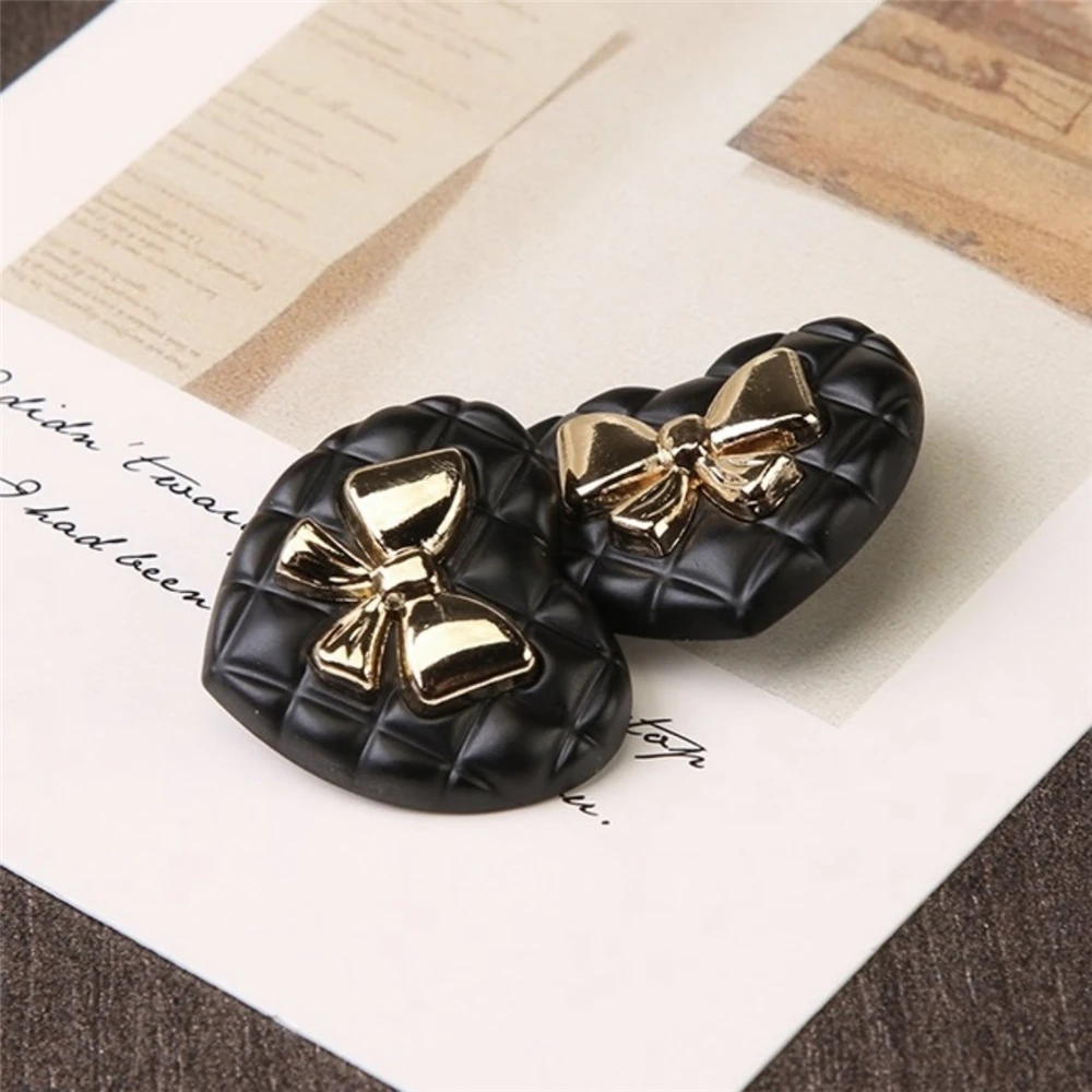 FCXDG 10pcs Beautiful Black Heart Buttons for Clothing Fashion Square Flower Button Women's Dress Mink Coat Decorative Buttons