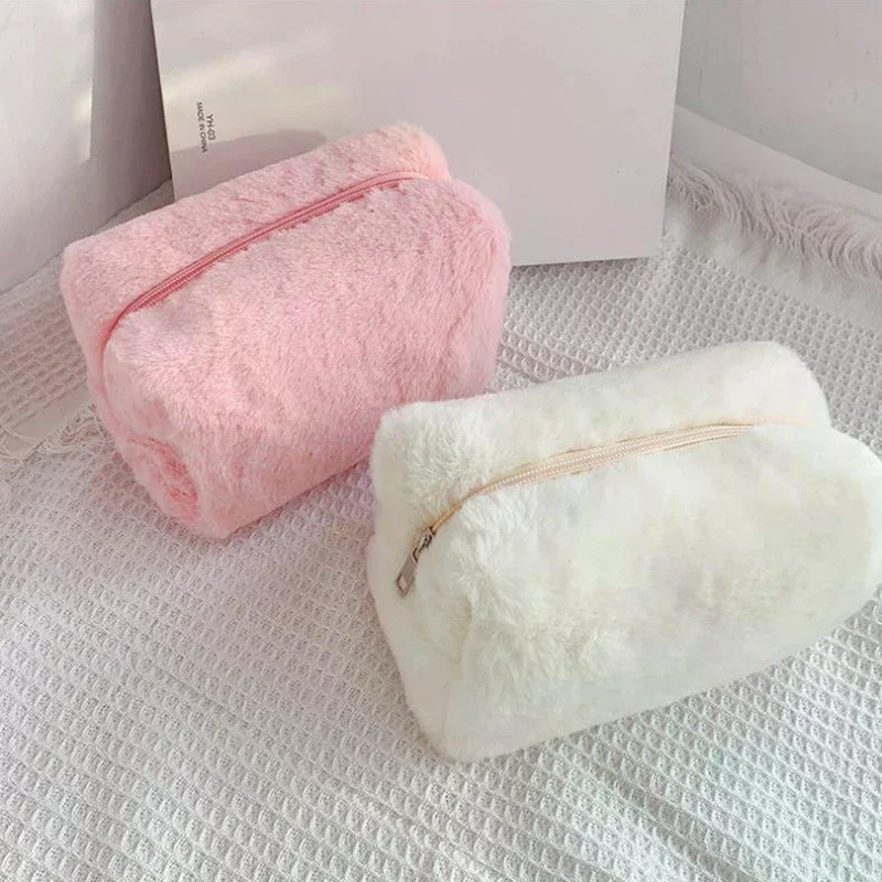 

Plush Cosmetic Bag Convenient Storage Bag Large Capacity Toiletry Bag Multi-Layered Categorized Bag