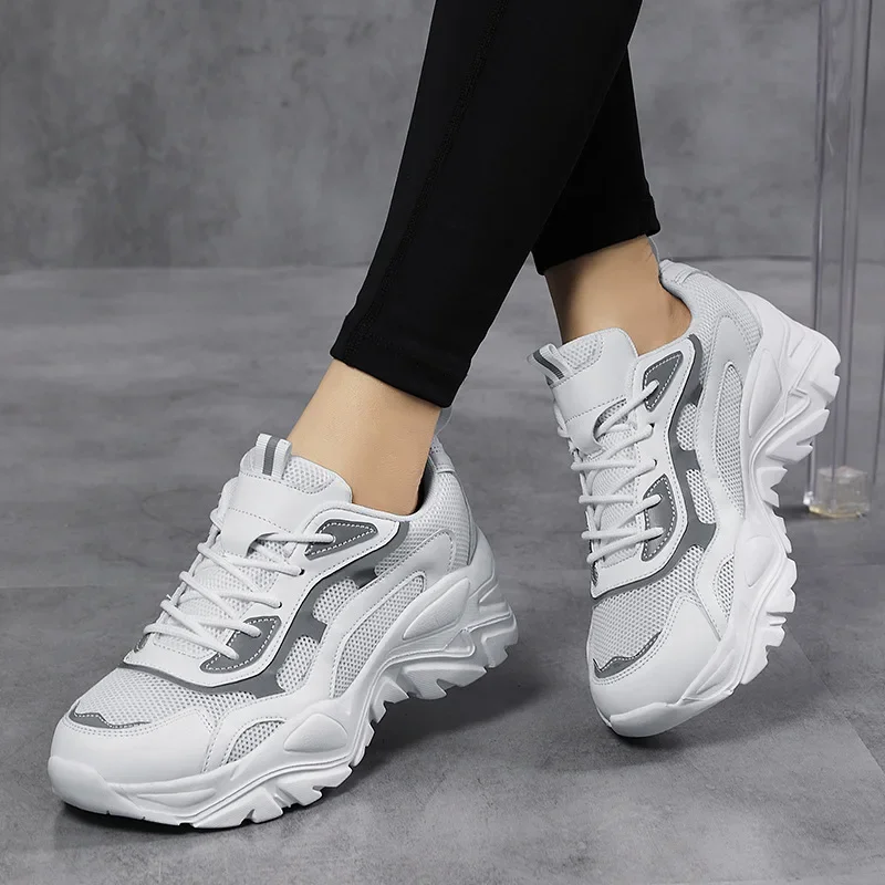 Sneakers Women Vulcanize Shoes 2023 New Female Black White Platform sneakers Thick Sole Casual Ladies Shoes Tenis Feminino