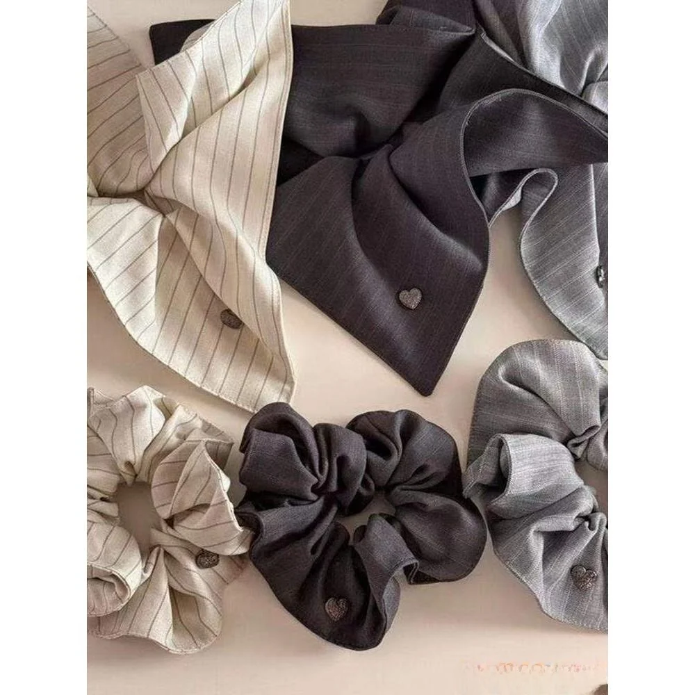 

Модный аксессуар для волос: резинка для волос из сплава с сердечками и полосками, высококачественная, универсальная, новая модель для повседневного использования