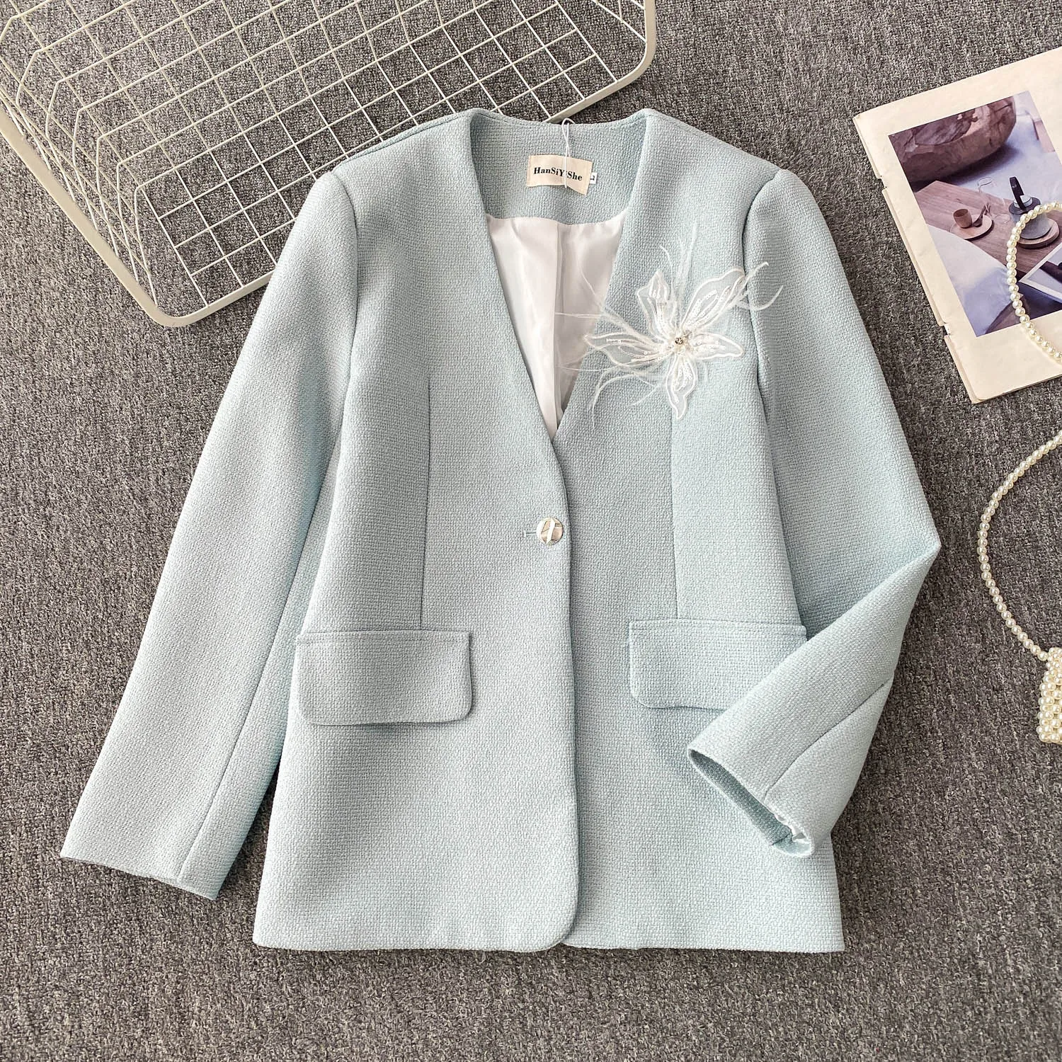 

SuperAen Elegant Design Three-dimensional Decoration Floral V-neck Suit Jacket Women Loose Woolen Autumn and Winter New Coats