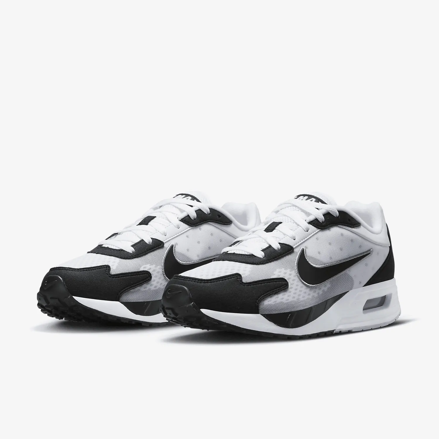 حذاء الجري الرياضي المبطن للرجال من Nike AIR MAX SOLO DX3666