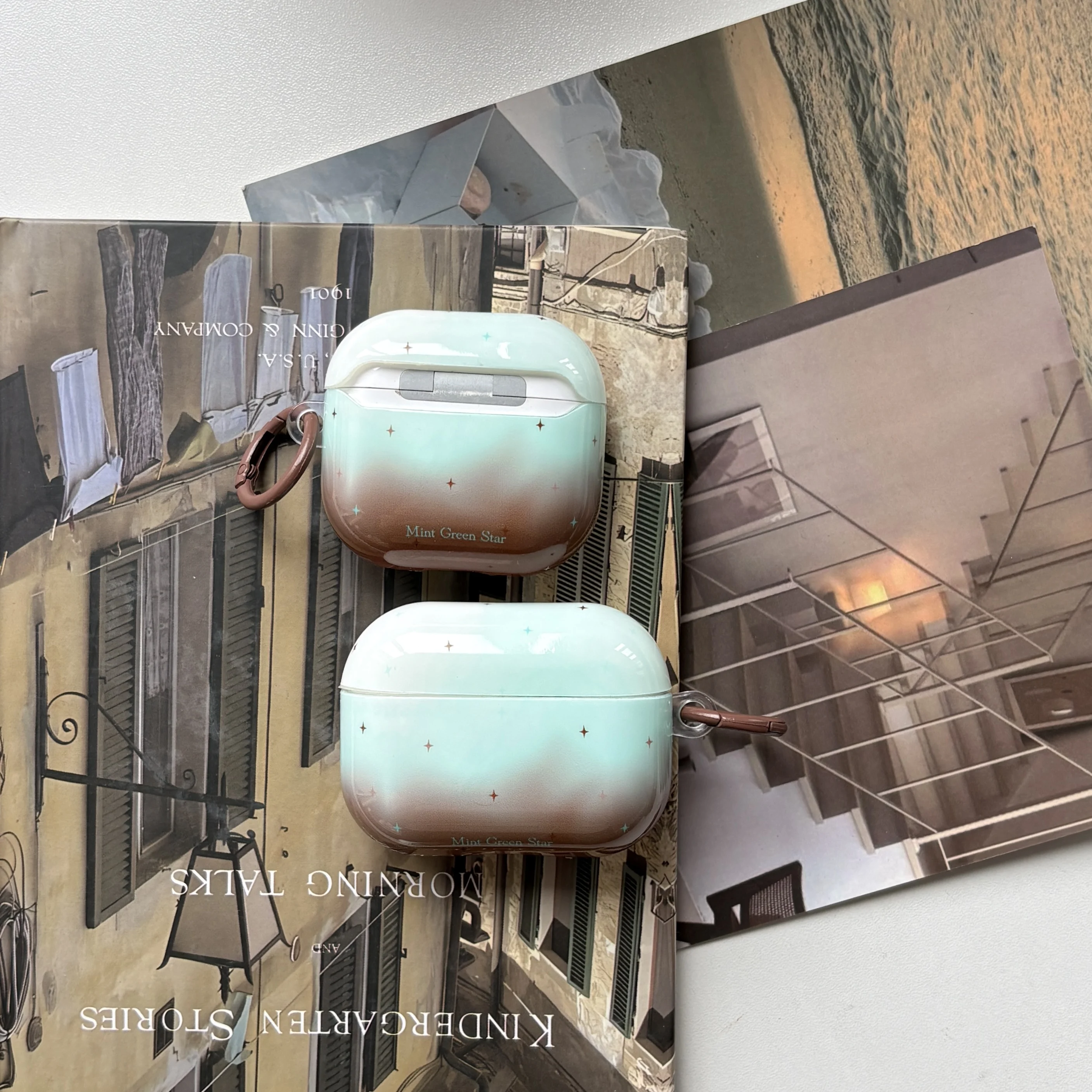 حافظة سماعة أذن بنية متدرجة باللون الأخضر النعناعي مع حلقة بنية مناسبة لأجهزة AirPods Pro3 Pro2 1 2 3 4 Pro