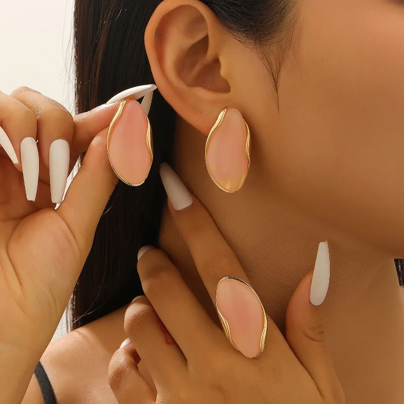 

Vintage metal droplet earrings and ring set with irregular temperament and amber texture earrings for women