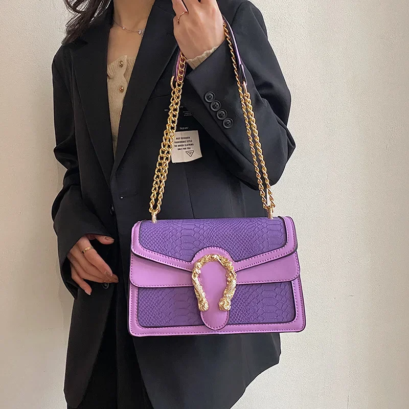 سلسلة ذهبية حقيبة كروسبودي المرأة موضة بسيطة أنيقة حقيبة مربعة صغيرة طبقة مزدوجة جديد 2025 نمط التمساح حقيبة لامعة