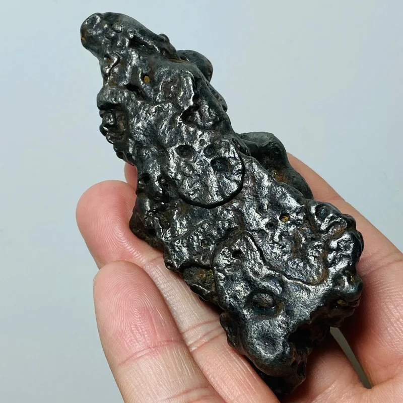 Natural iron ore specimen energy witchcraft stone for healing family decoration