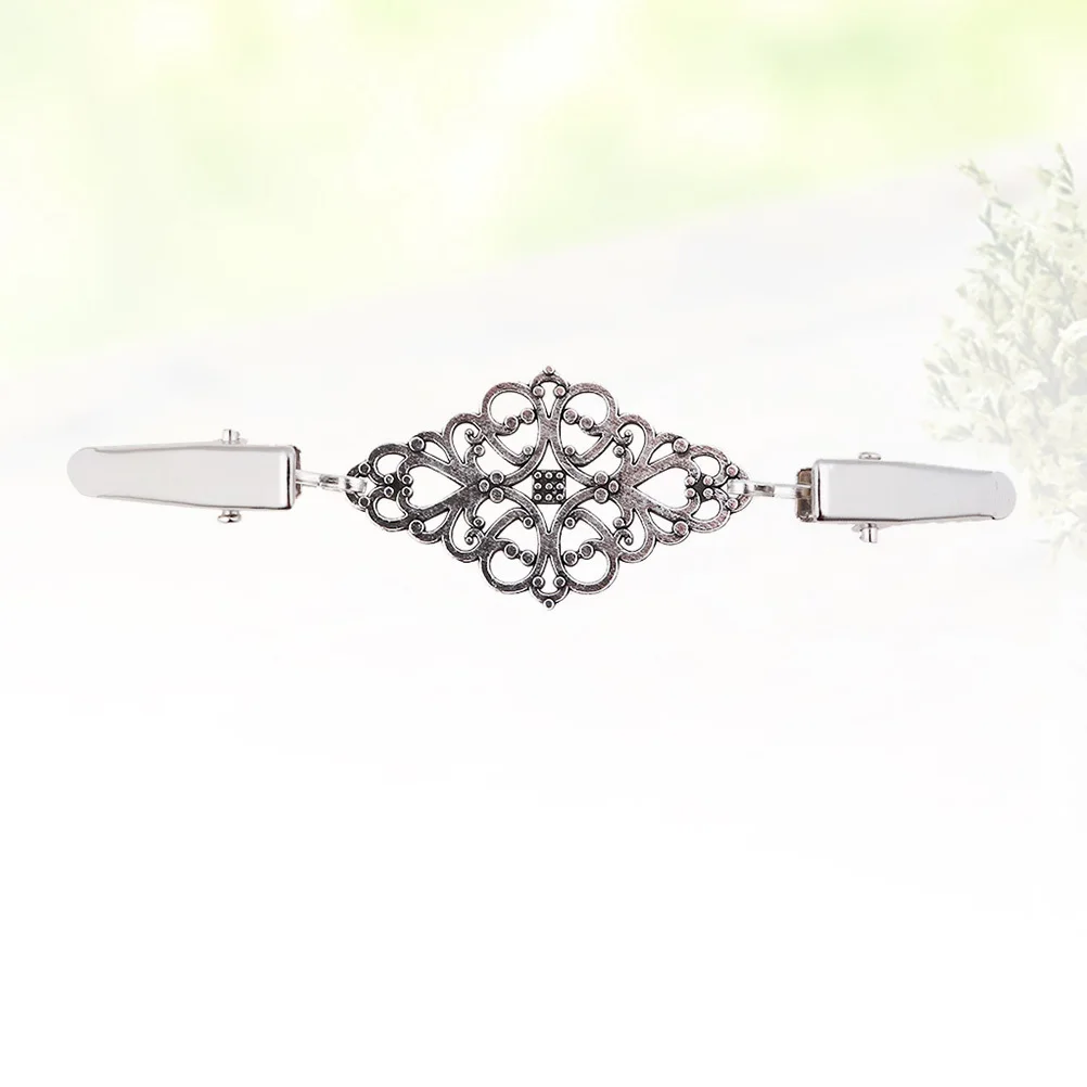 

Bz825 Clothing Clips for Sweaters Hollow Alloy Brooches Rust-Proof Shirt Clasps Stylish Fabric Accessories for Casual Formal