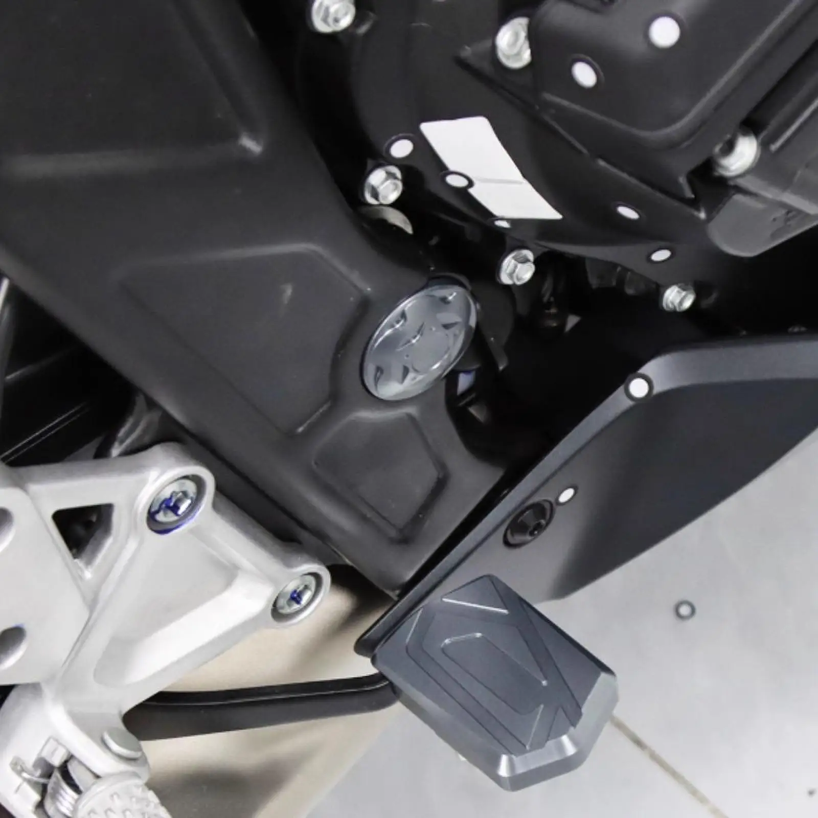 

Премиальная заглушка для отверстия в раме мотоцикла из алюминиевого сплава, прямая замена, простая установка, аксессуар для Honda CB650R CBR650R 2019-2025