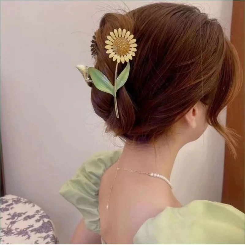 

Stylish Oversized Wheat-Ear Hair Clip: Luxurious, Exquisite Full-Diamond Hair Clip for Updos – Women's Hair Accessory