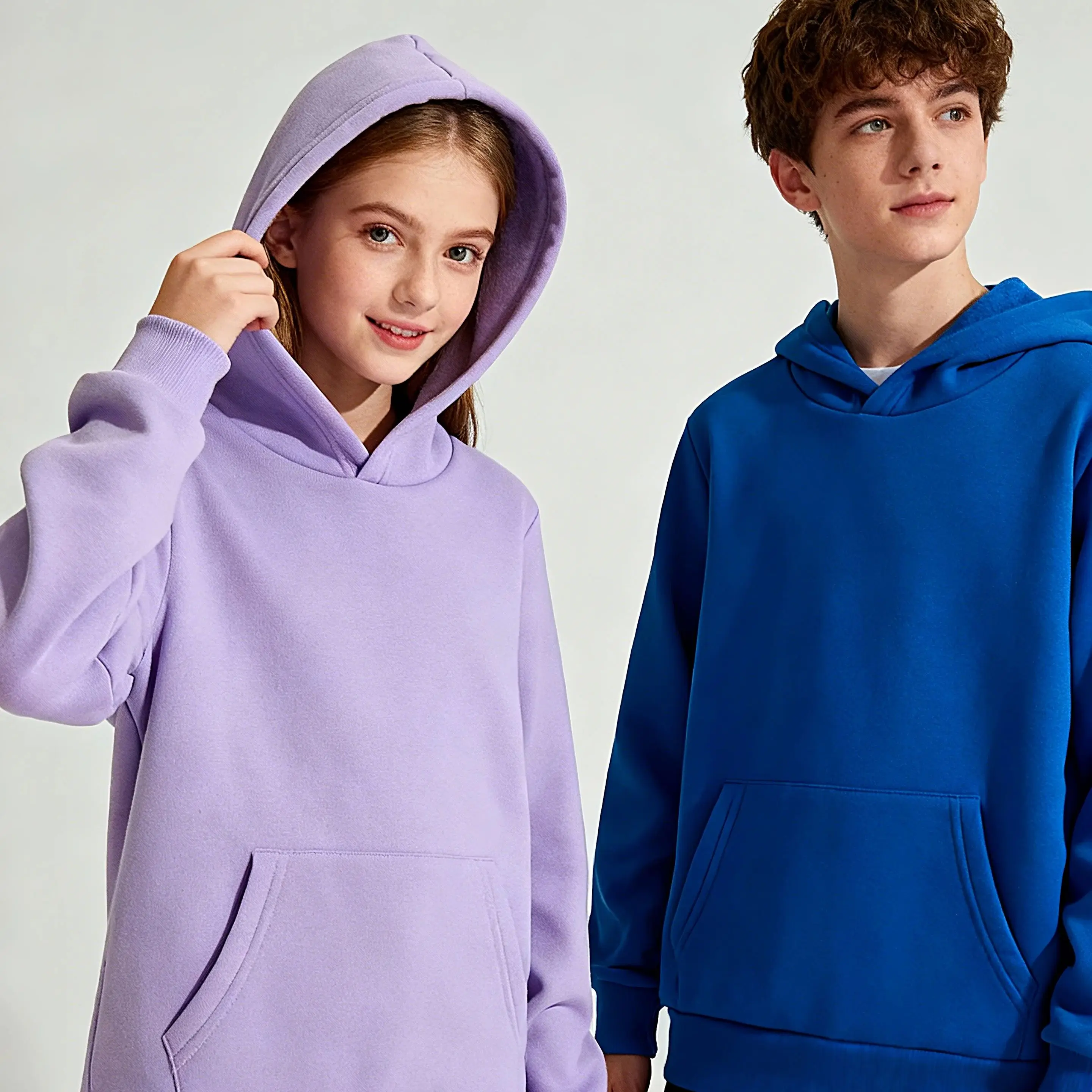 سويت شيرت بغطاء للرأس بلون موحد للأولاد والبنات - دافئ، مريح، مبطن بالصوف، طراز أساسي متعدد الاستخدامات، مثالي كهدايا