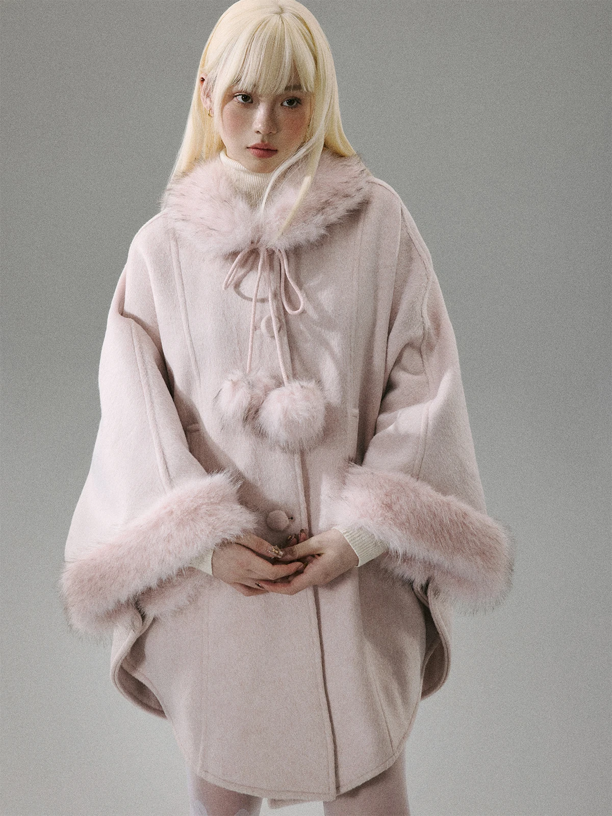 

Sweet Lolita Wool Blend Cloak Coat Women 2025 New Winter Pink Fur Trim Hooded Niche Design Long Hair Style Coat