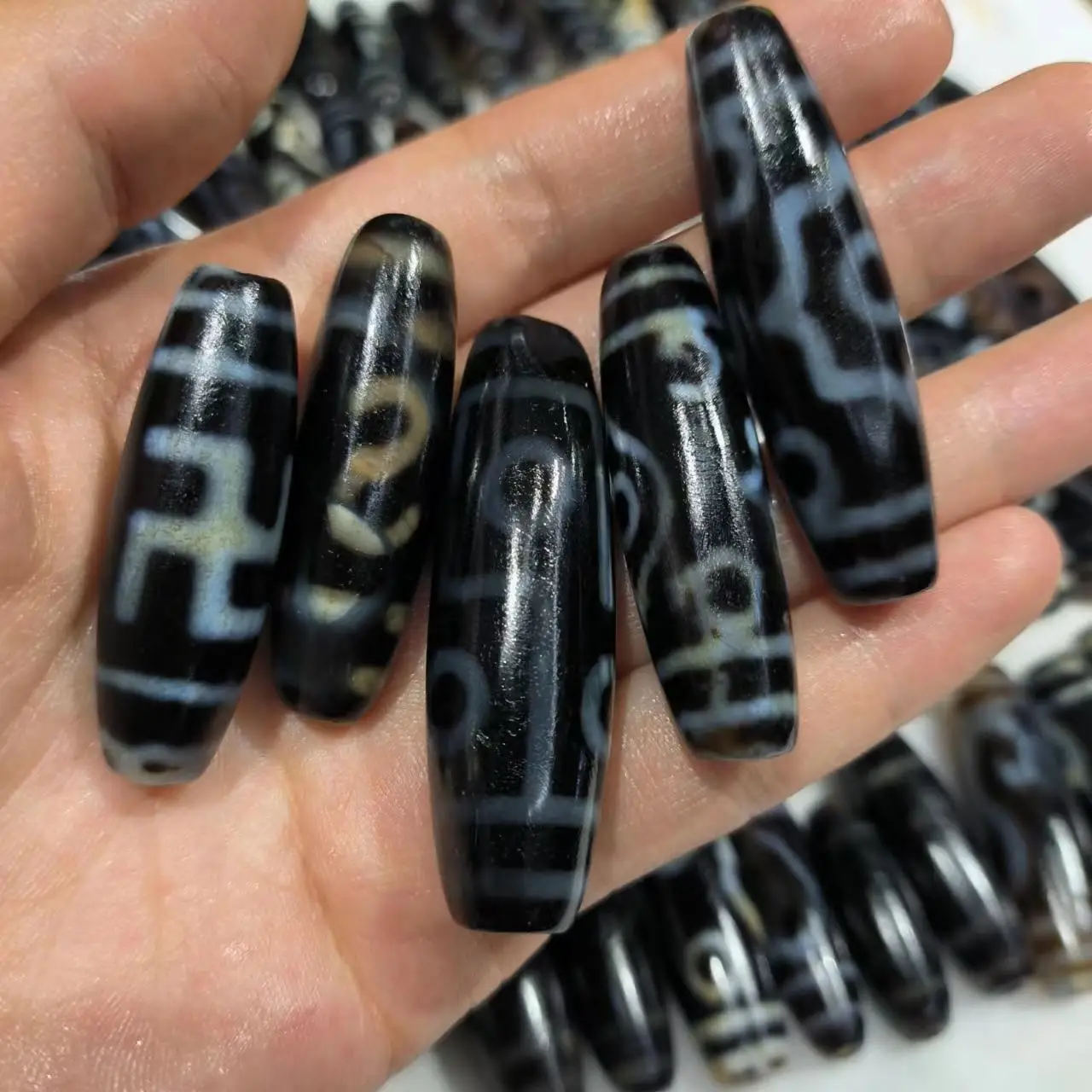 

50pcs/lot Natural Old Agate Dzi Dzi Beads in Various Patterns pure craftsmanship manual Tibet amulet albino Collection jewelry