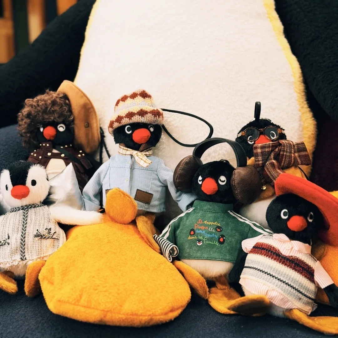 

New Pingu 45th Anniversary Vintage Ootd Series Blind Box Pingu Anime Figure Pingu Mystery Box Pendant Keychain Ornament Gift Toy