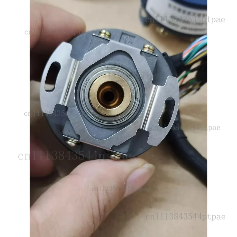 Encoder Zkd-56u-250bm/4p-g05l-c-0.7m (actual Picture Taken)