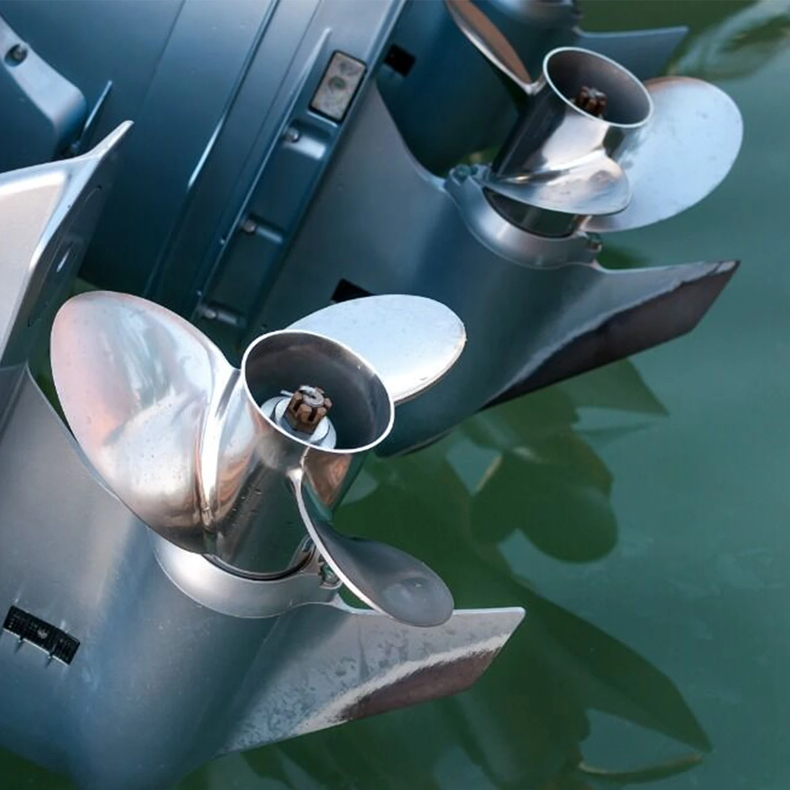 Stainless Steel Propeller Outboard Engine Propeller 13 Spline Tooth Fit for TOHATSU Engines 35‑50HP 3‑1/4in Gearcase