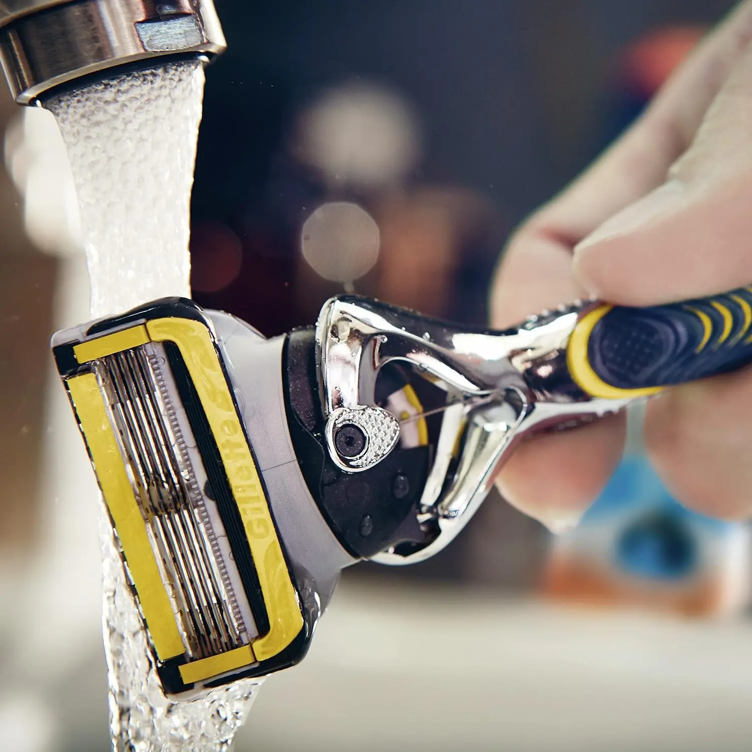 Сменные стержни для бритвы Gillette ProGlide Shield для мужчин, 2 с смазочной полосой, обновленные лезвия Proglide, острые стержни для бритья бороды, 8 лезвий