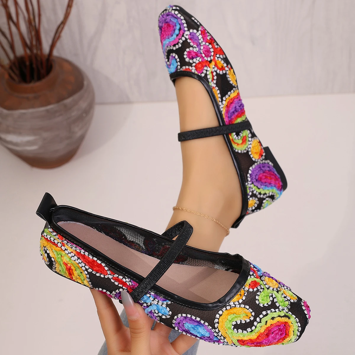 

Women Flats Shoes 2025 New Summer Fashion Shoes Women Round Toe Floral Pattern Loafers Embroidery Mesh Platform Sneakers Women