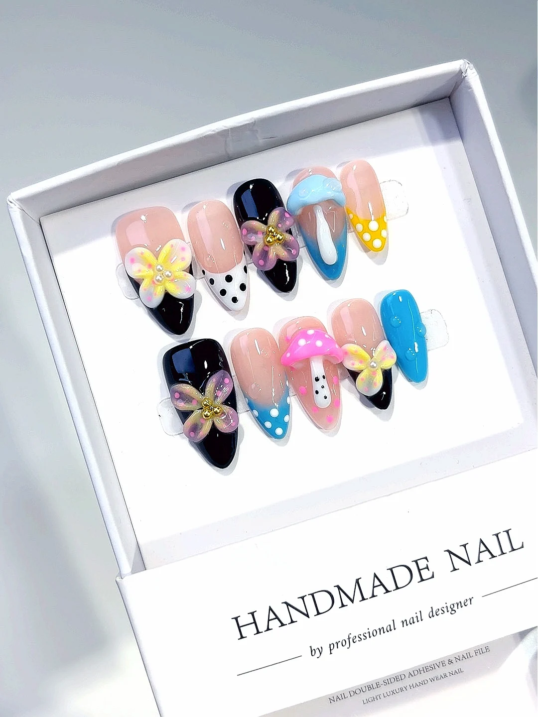 Пресс для красочных грибов и цветов миндаля на ногтях (D583)