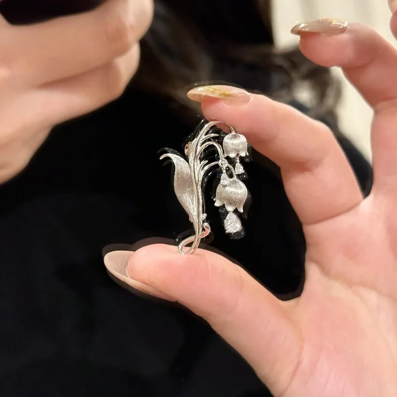 Retro gentle exquisite brushed bell lily of the valley brooches for women silver 925 elegant water drop diamond broche jewelry