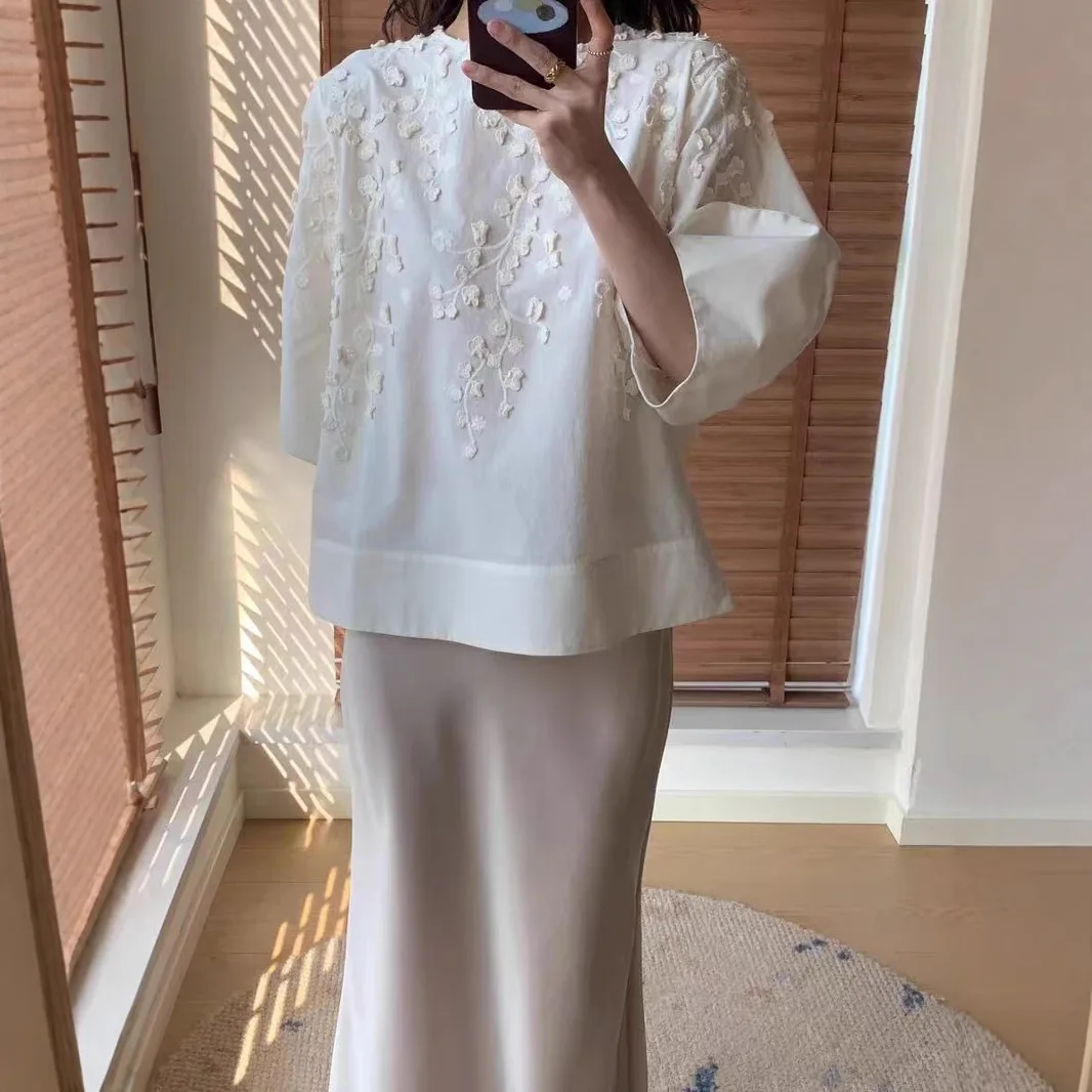 

Elegant Summer Casual Loose Fit Embroidered round Neck Shirt Women's Fashion Versatile Cotton Blend Comfortable Nine Sleeve