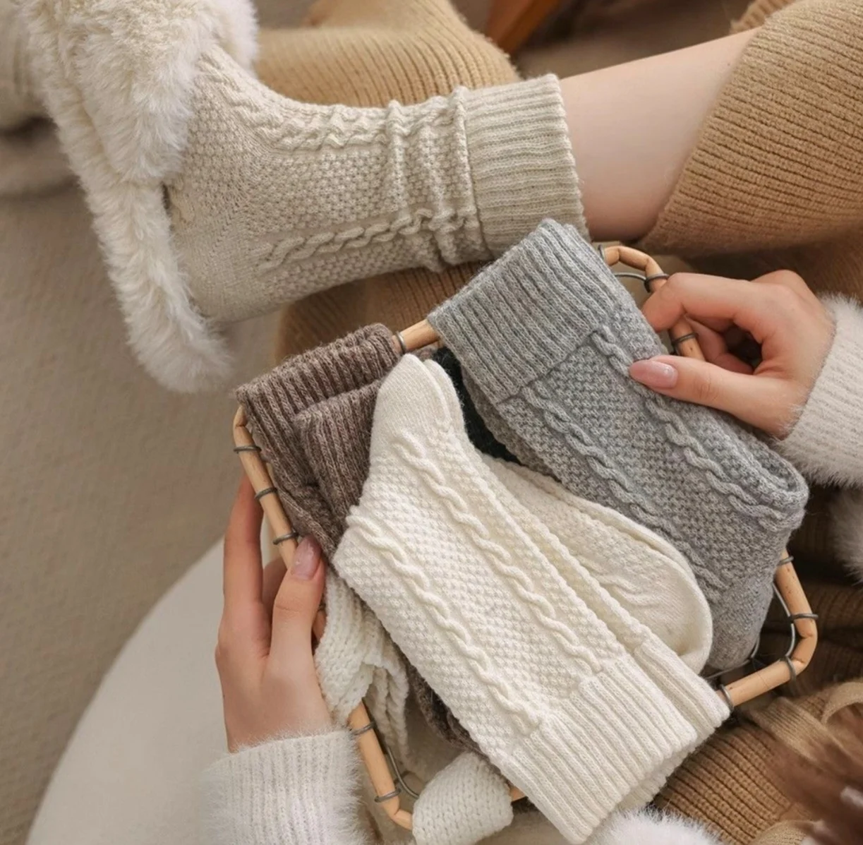 

Autumn and winter wool socks, twisted flower tube socks, plush and thick velvet socks, winter socks, floor socks