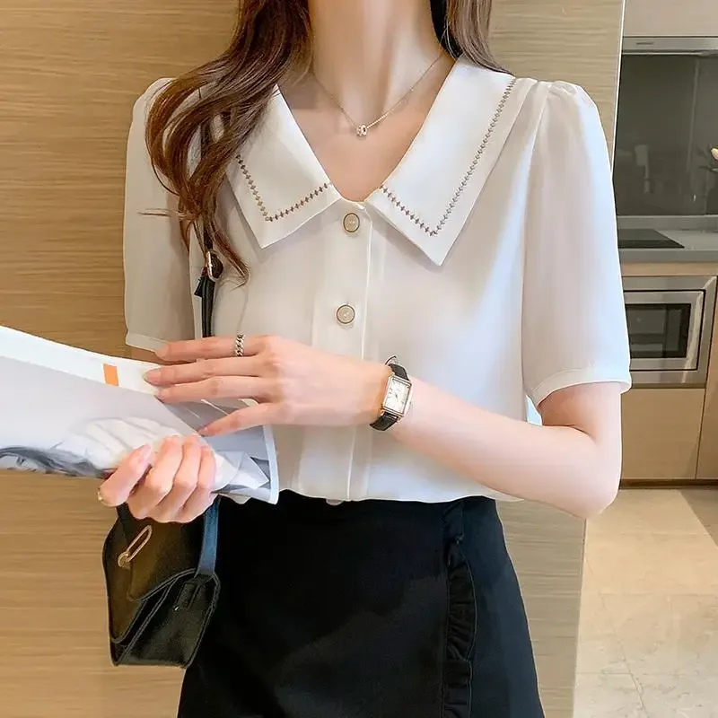 Coreano Femme Top Donna elegante Camicetta con colletto rovesciato Donna Estate Solid White Chic Camicetta Manica corta T-shirt in chiffon S48