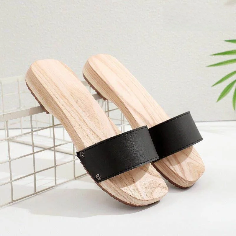 Men's Wood Clogs Flat Heel Summer Indoor Outdoor Slippers Versatile New Style Home Bathroom Universal Wood Sandals