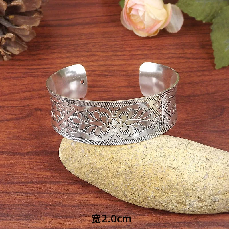 

vintage bracelet women Tibetan Silver Totem Bangle Carved Lucky Flower Bangle Cuff Bracelet