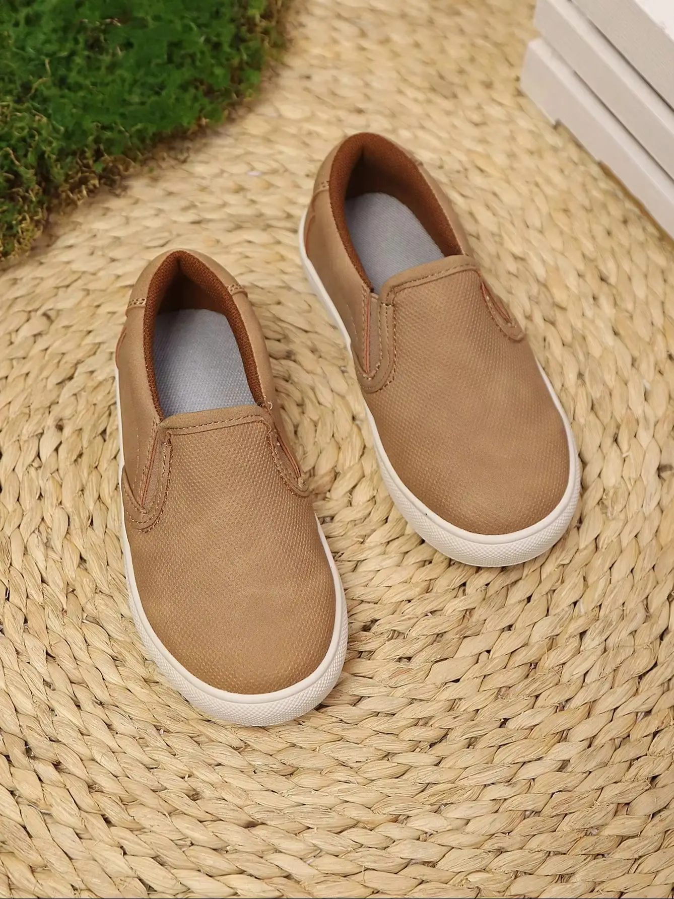New Unisex Minimalist PU Solid Color Low-Top Skate Shoes with Elastic Strap, Waterproof Anti-Slip Flat Sole Toddler Walking Shoe