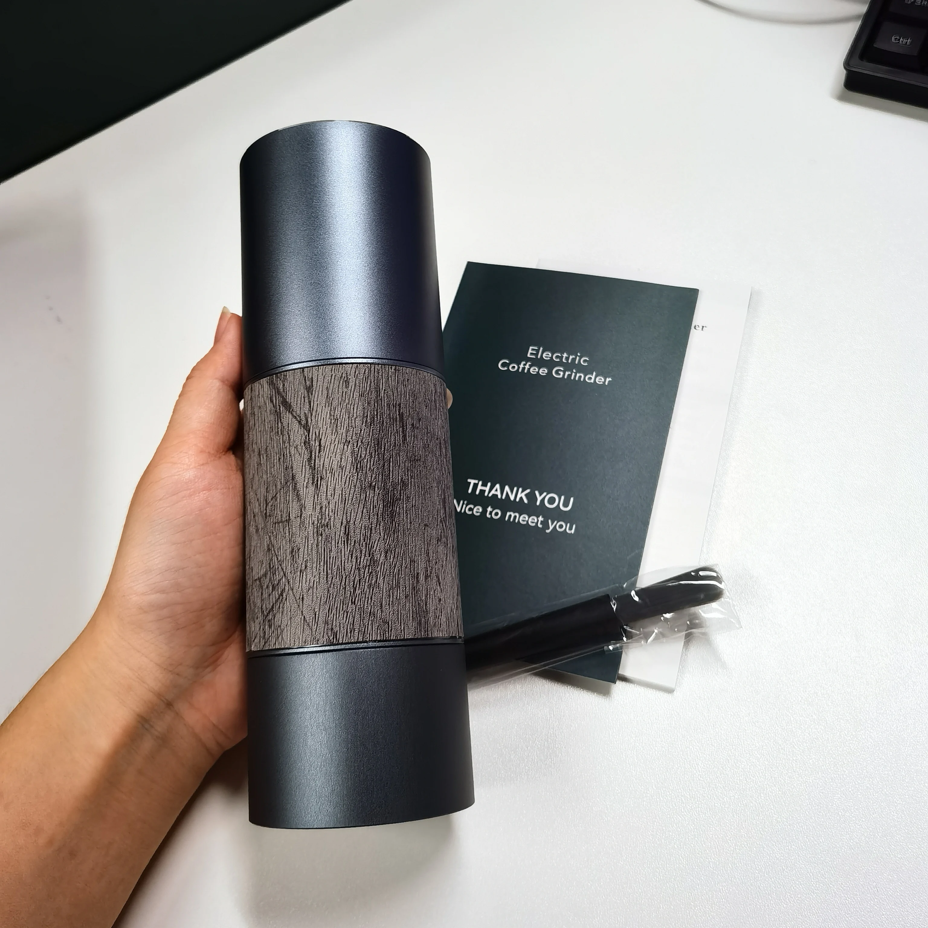 

Новая современная электрическая кофемолка для дома и кемпинга 2026 года для небольших отелей и семейного использования