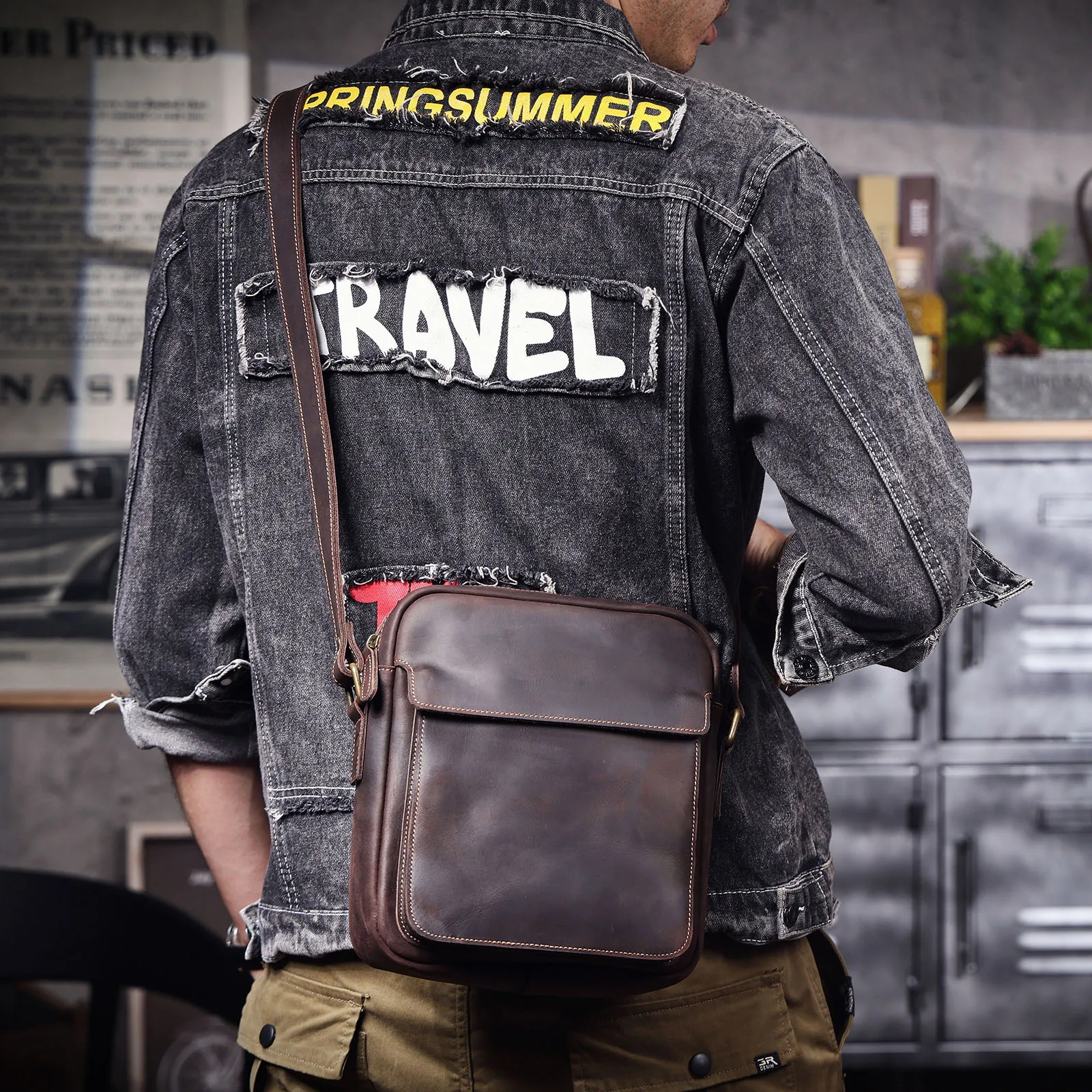 S.WORKER Vollnarbenleder Herren-Umhängetasche Vintage Crossbody Sling Bag für Männer – Detail 4
