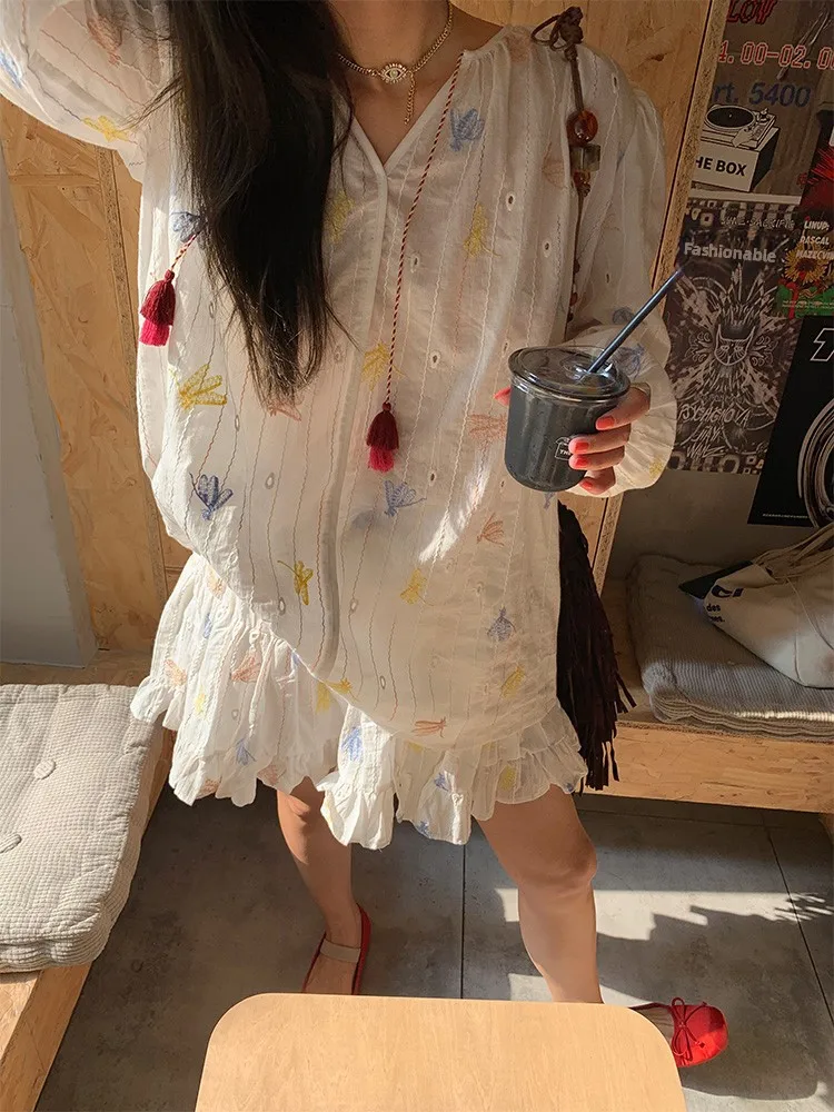 مجموعة من قطعتين من القطن المطرز باللون الأبيض لفصل الخريف، تنورة نصفية صغيرة الحجم، للنساء من عمر 25 إلى 35 سنة