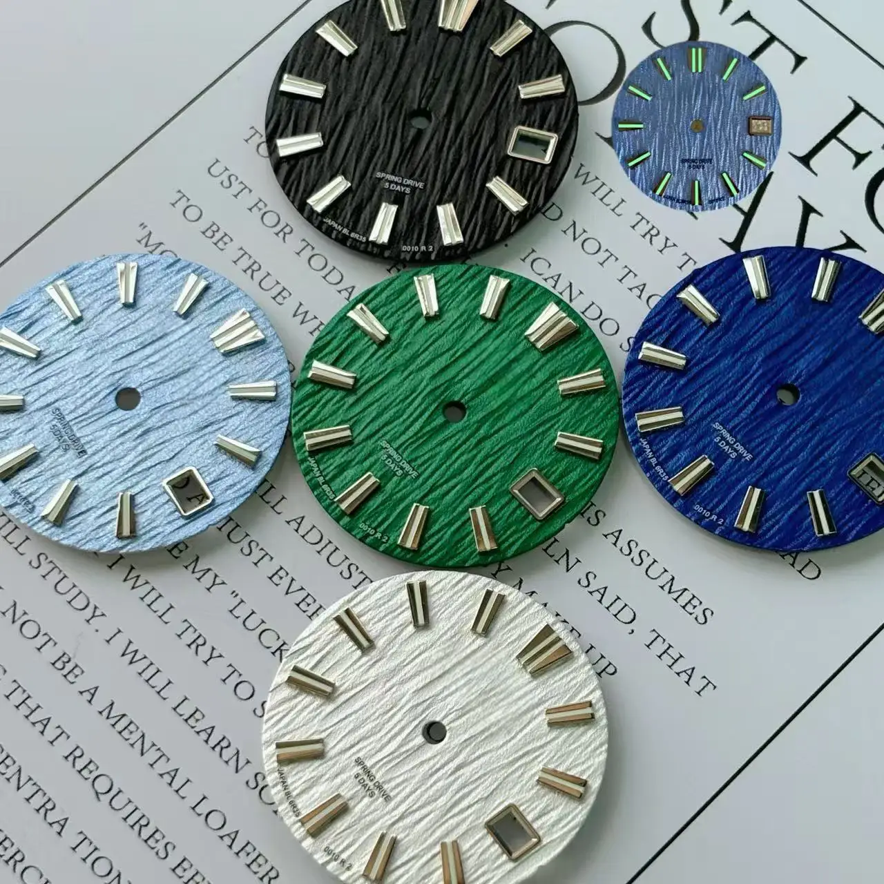 

28.5MM Green Luminous Calendar Mechanical Watch Modified with GS logo Wavy Dial Compatible with NH35 Movement man's watch